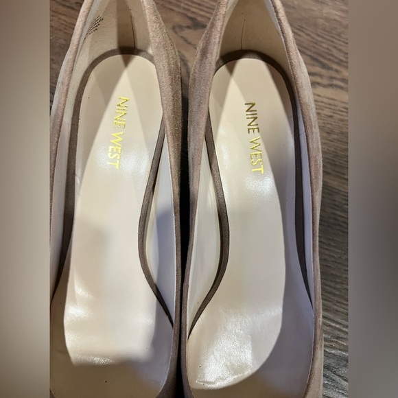 Nine West Suede Kitten Heels Size 10M - Picture 2 of 11